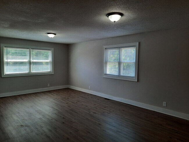 Building Photo - $1195 - 1 bedroom/ 2 bathroom plus 2 bonus...
