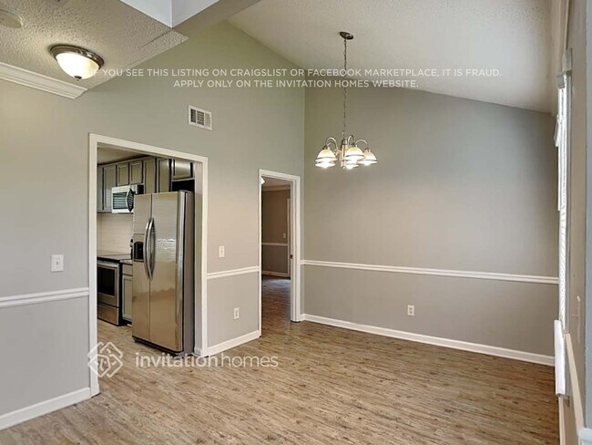 Building Photo - 2342 Glencairn Ln SW