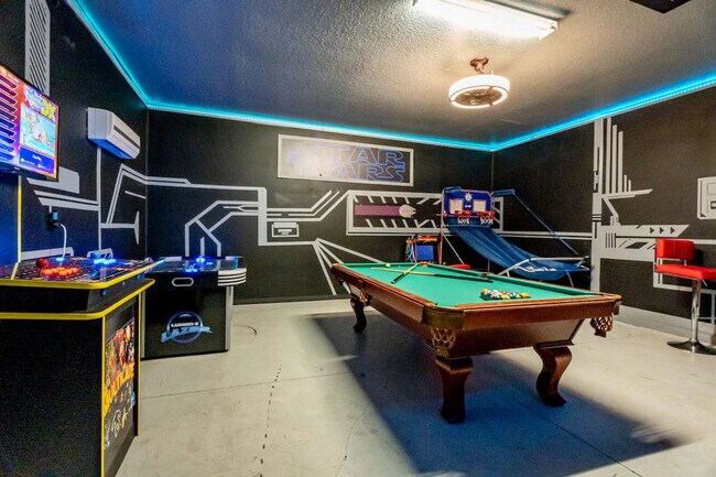 Building Photo - 1956 Wedge Dr