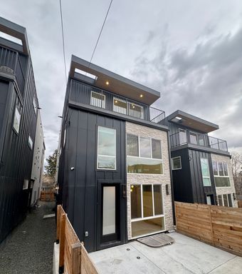 Building Photo - New Build 4 Bedroom and 5 Bathrooms