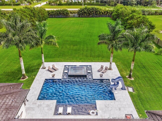 Building Photo - 6122 SW 173rd Way