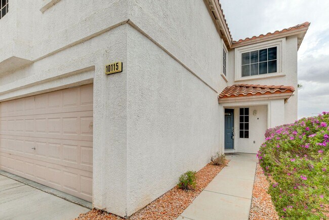 Building Photo - 2 Story 4 bedrooms 2.5 Bathrooms 2 car garage.