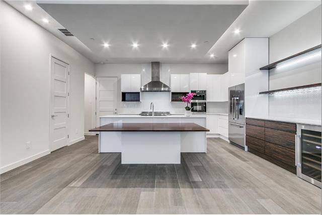 Building Photo - 256 Crockett St