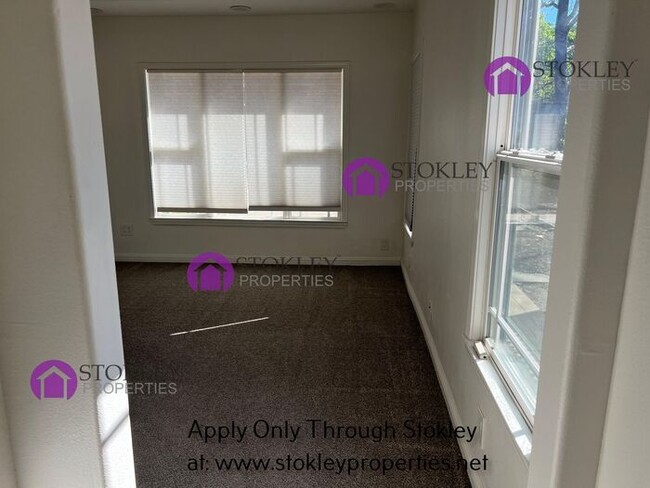 Building Photo - 2427 Sycamore Ave