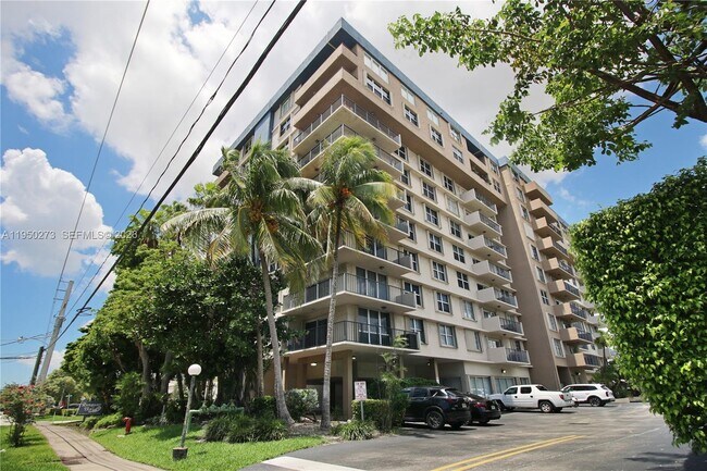 Building Photo - 1625 SE 10th Ave