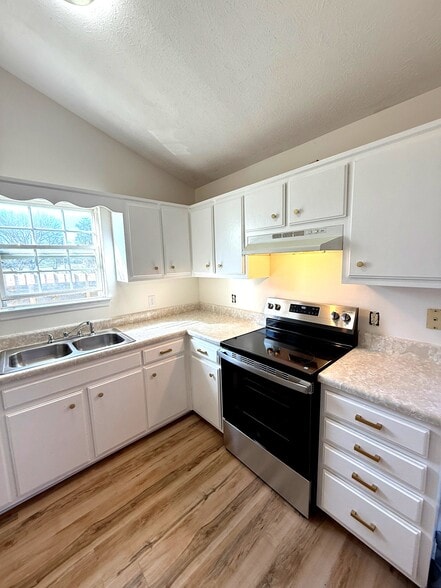 Building Photo - 2128 Candlebrook Ct