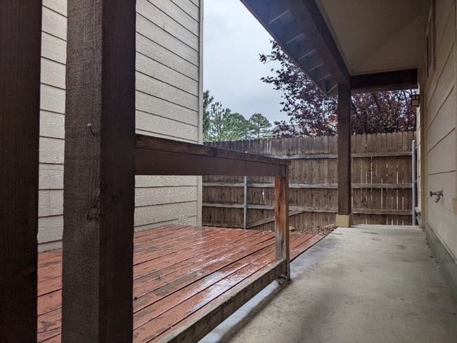 Building Photo - 1477 E Russ Way
