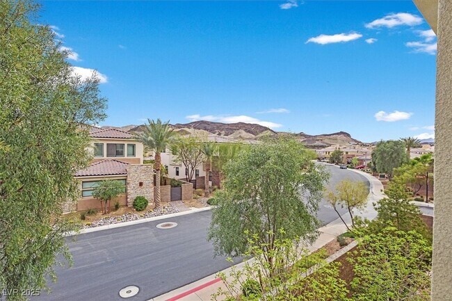 Building Photo - 65 Garibaldi Wy