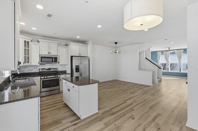 Building Photo - 1137 Red Hawk Way