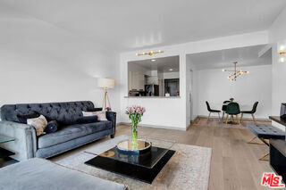 Building Photo - 1155 N La Cienega Blvd