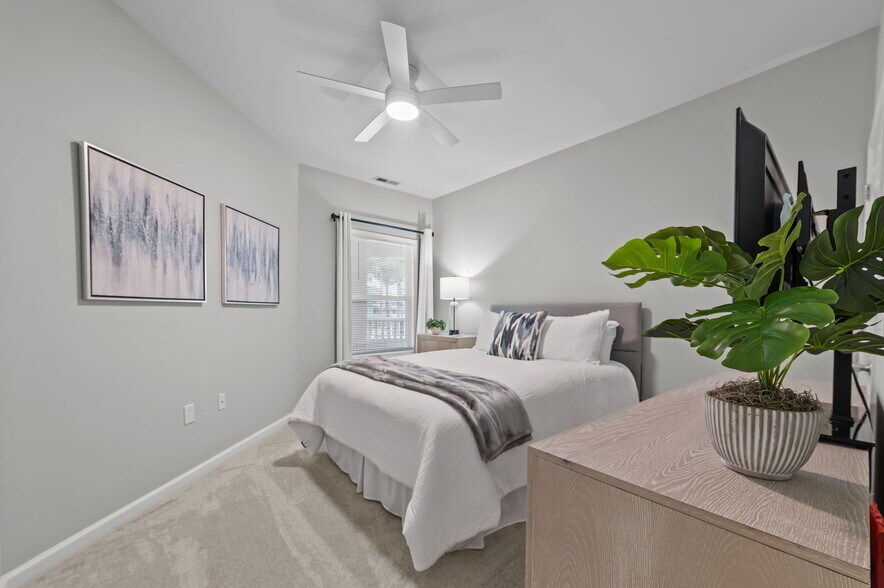 Building Photo - 1121 Turtle Creek Rd