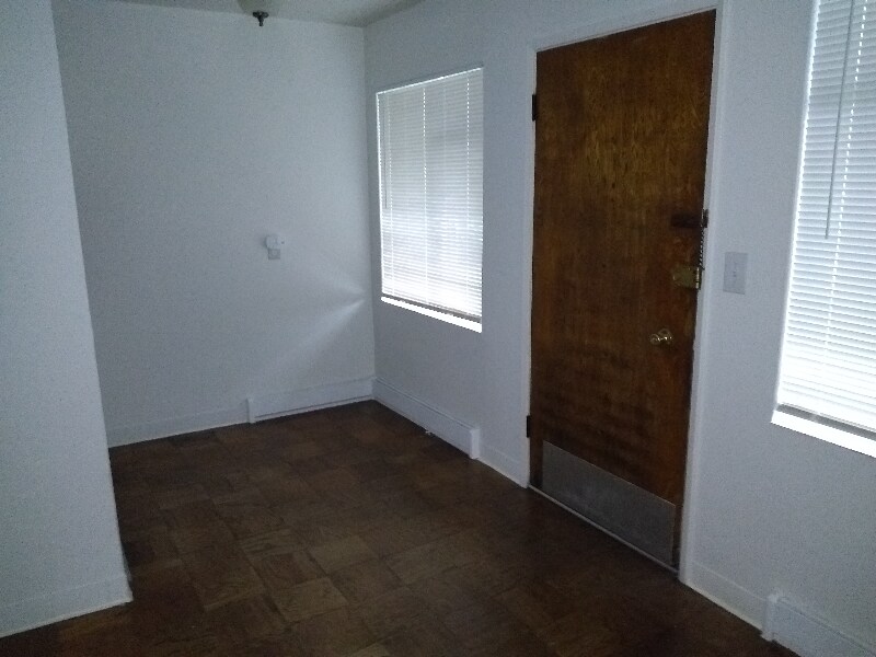 Building Photo - 1747 S Hanford St