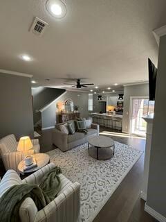 Building Photo - 1319 Park St