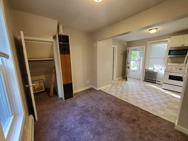 Building Photo - 1BR 1BA Main Level Unit - Tri-plex Property in Stillwater
