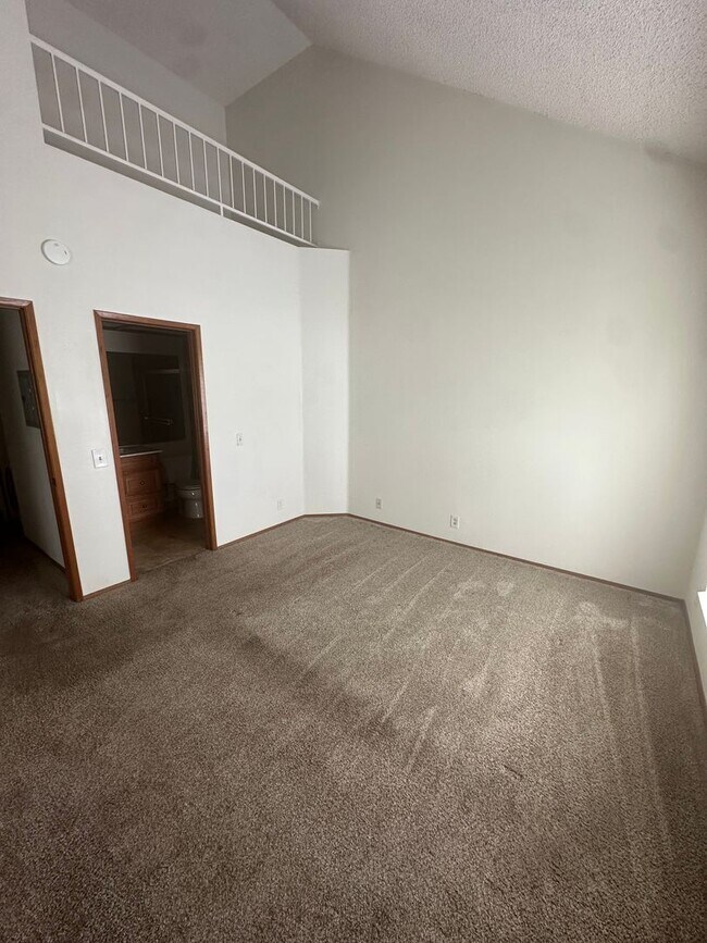 Building Photo - Beautiful 2 bed / 2.5 bath / 1,218 sqft Condo in Solana Beach - Available 01/26