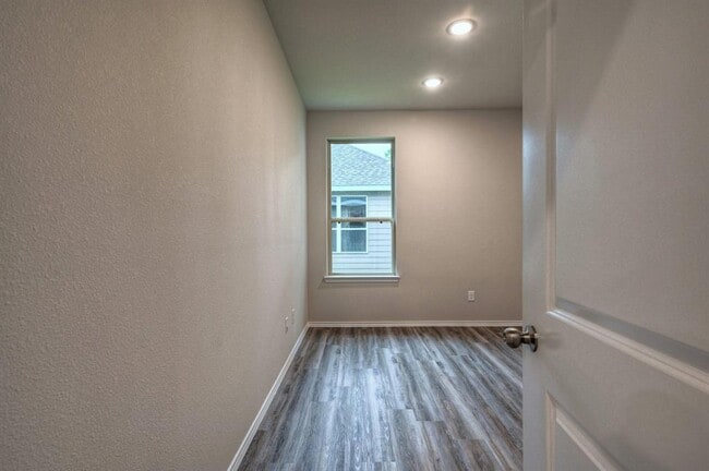 Building Photo - 9599 Darkwood St