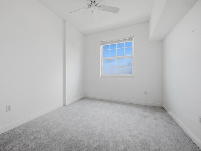 Building Photo - 610 Clematis St