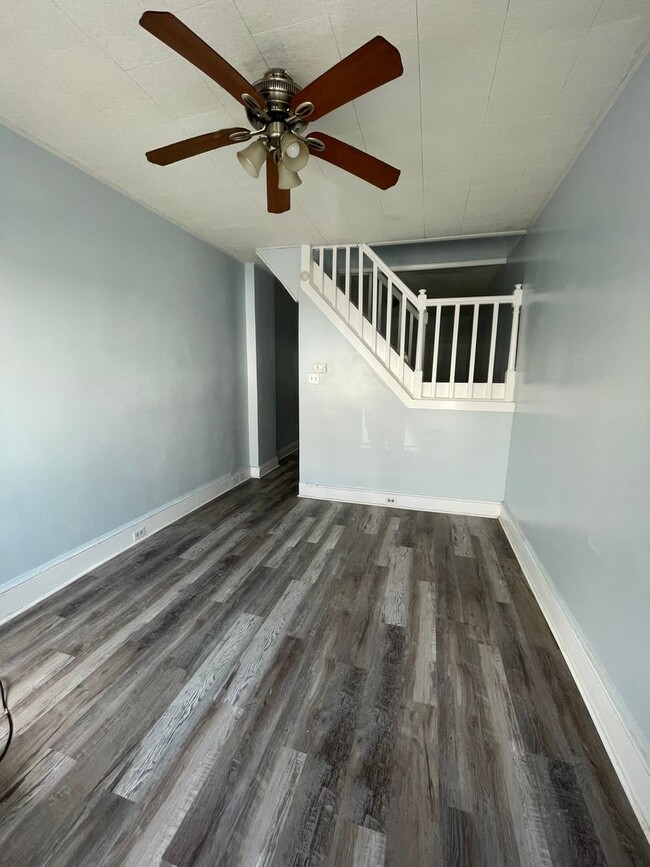 Building Photo - Newly updated 4 bedroom home