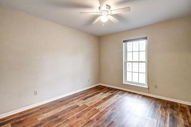 Building Photo - 3121 Seafoam Dr