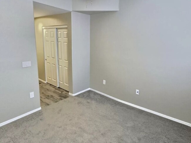 Building Photo - 3 Bedroom Condo in Phoenix