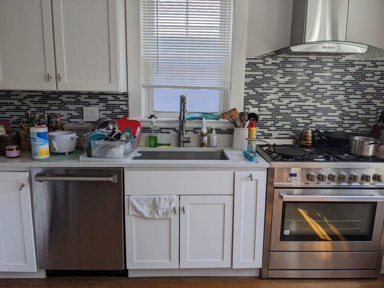 Building Photo - 318 Concord Ave