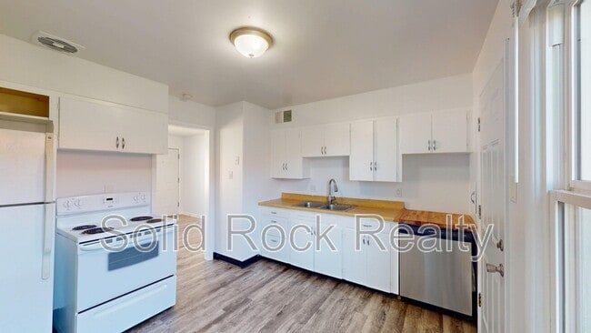 Primary Photo - 1212 Janes Ln