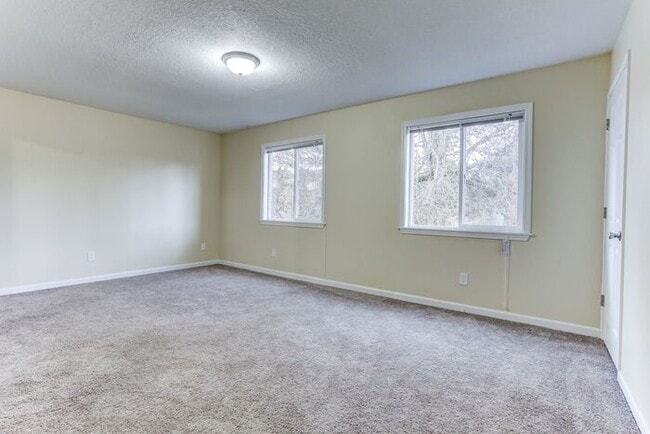 Building Photo - Completely remodeled with Washer/Dryer in ...
