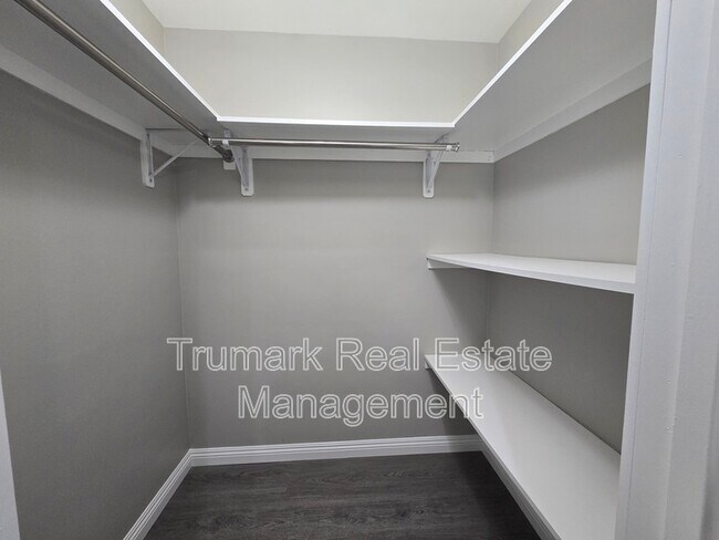 Building Photo - 1303 N Brand Blvd