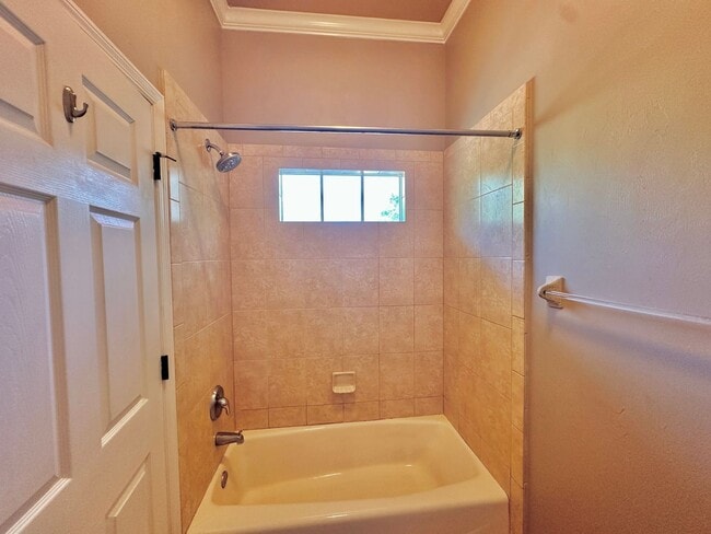 Building Photo - 2BR/2BA Condo in the Heart of Haile Village