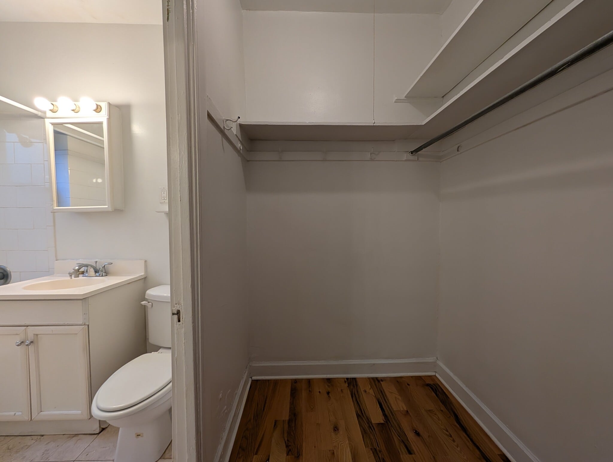 Building Photo - 556 W Arlington Pl