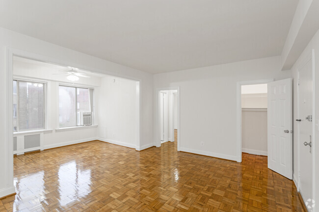 1 BR, 1 BA - 680 SF - Park Crescent