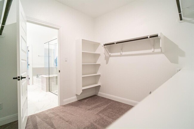 Building Photo - 3501 Jaulan St