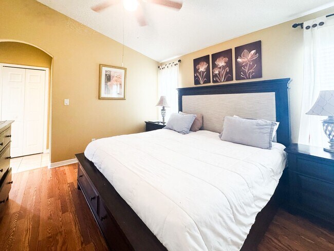 Building Photo - 3154 Samosa Hill Cir