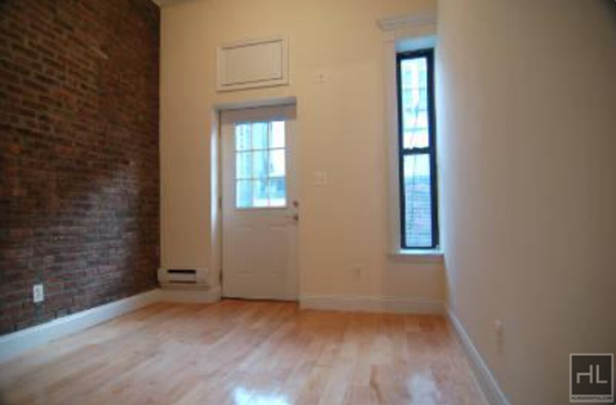 Building Photo - East 18th Street
