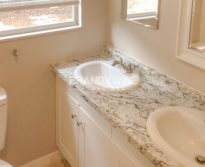 Building Photo - 828 E 145th Ave