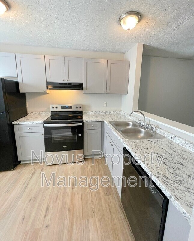 Building Photo - 765 South St