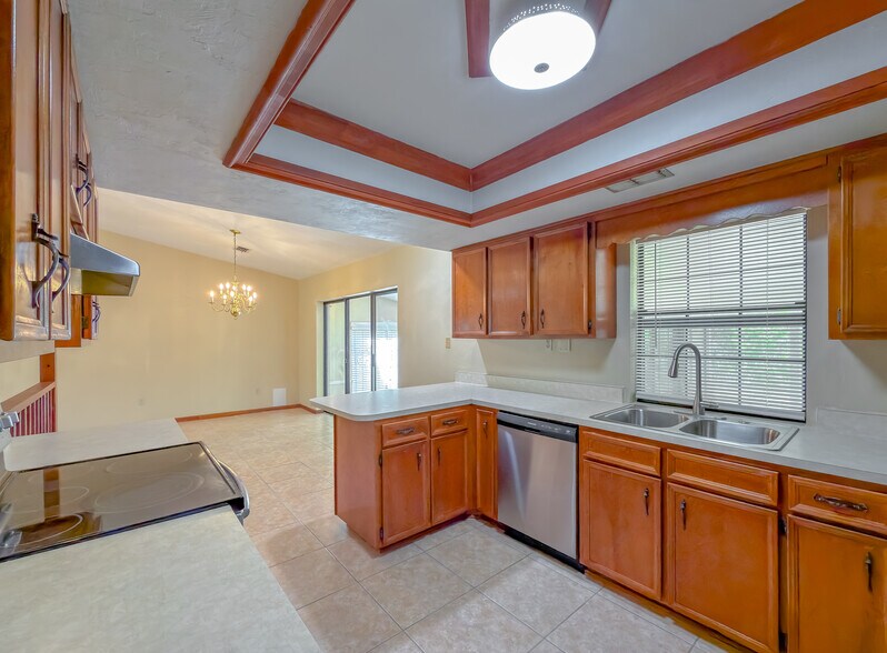 Building Photo - 8514 Raquel Ln