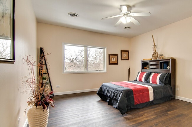 Building Photo - 30W777 Shoe Factory Rd