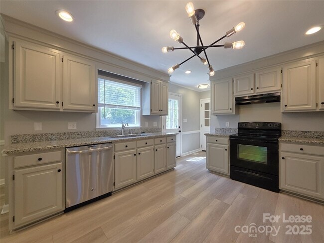 Building Photo - 7232 Sheffingdell Dr