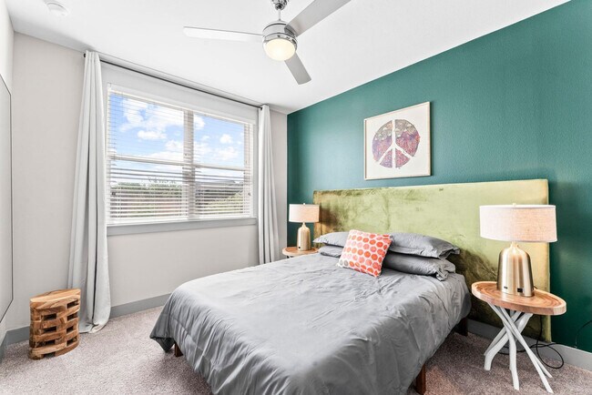 Building Photo - 6107 E Riverside Dr