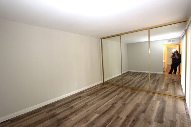 Building Photo - Light and bright 2 bedroom 2 bathroom condo available April 25, 2025