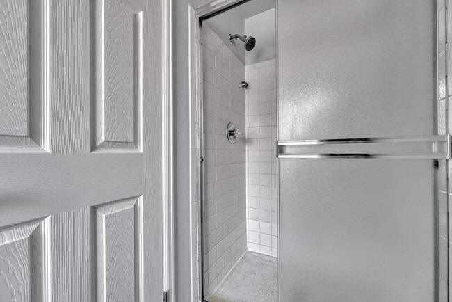 Building Photo - $3,600.00 - 4 Bedroom, 3.5 Bathroom, Singl...