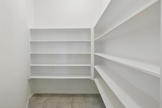 Building Photo - 4807 Wellington Way