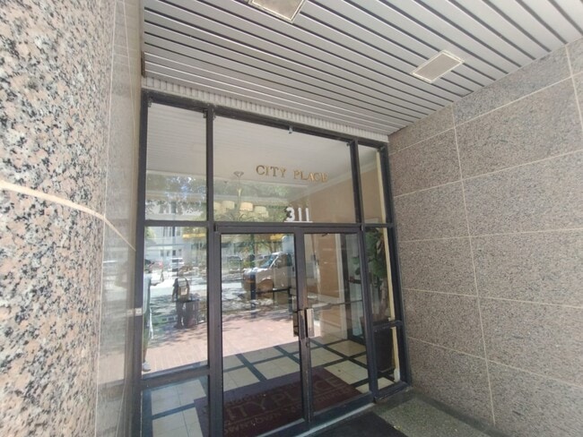 Building Photo - 311 W Ashley St