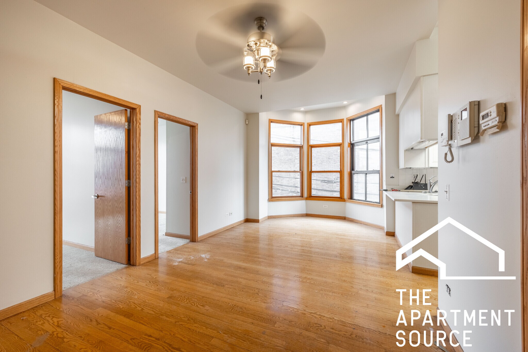 Building Photo - 515 N Racine Ave