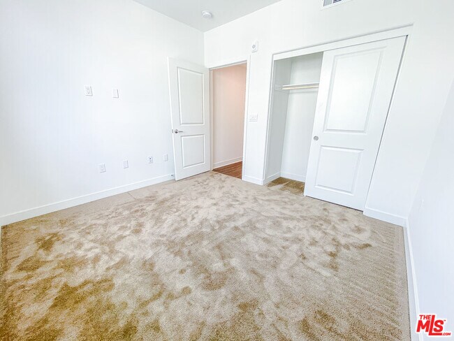 Building Photo - 1893 Union St