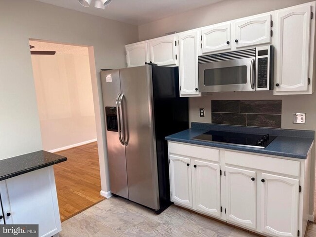 Building Photo - 7562 Kingman Dr