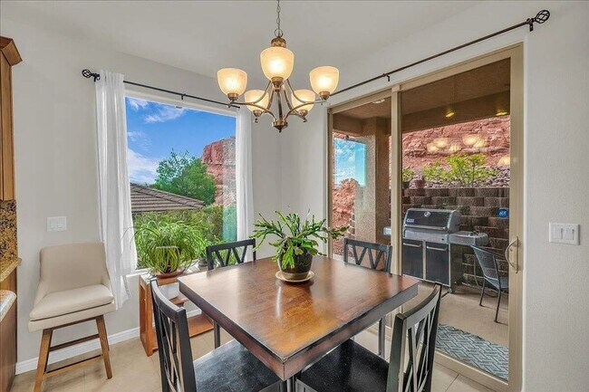 Building Photo - Single Level 3 Bedroom Home with Red Rock ...