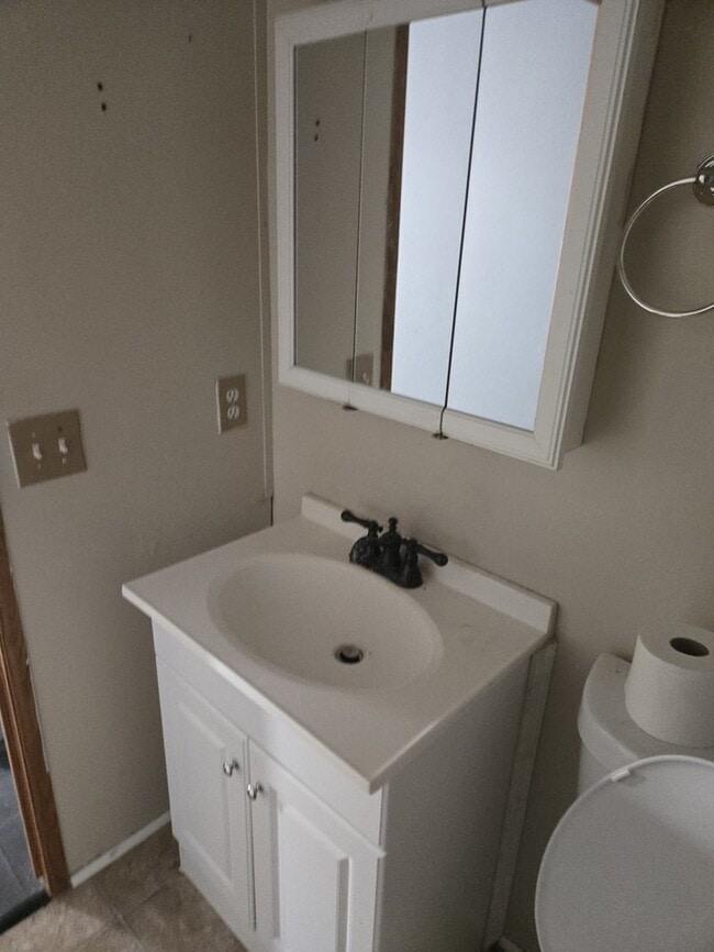 Building Photo - Owner financing available