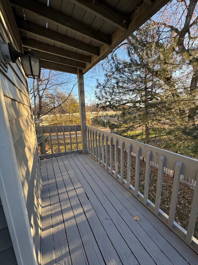 Building Photo - 1 bedroom apartment with in-unit laundry, 2nd floor unit, close to the river and walking path.